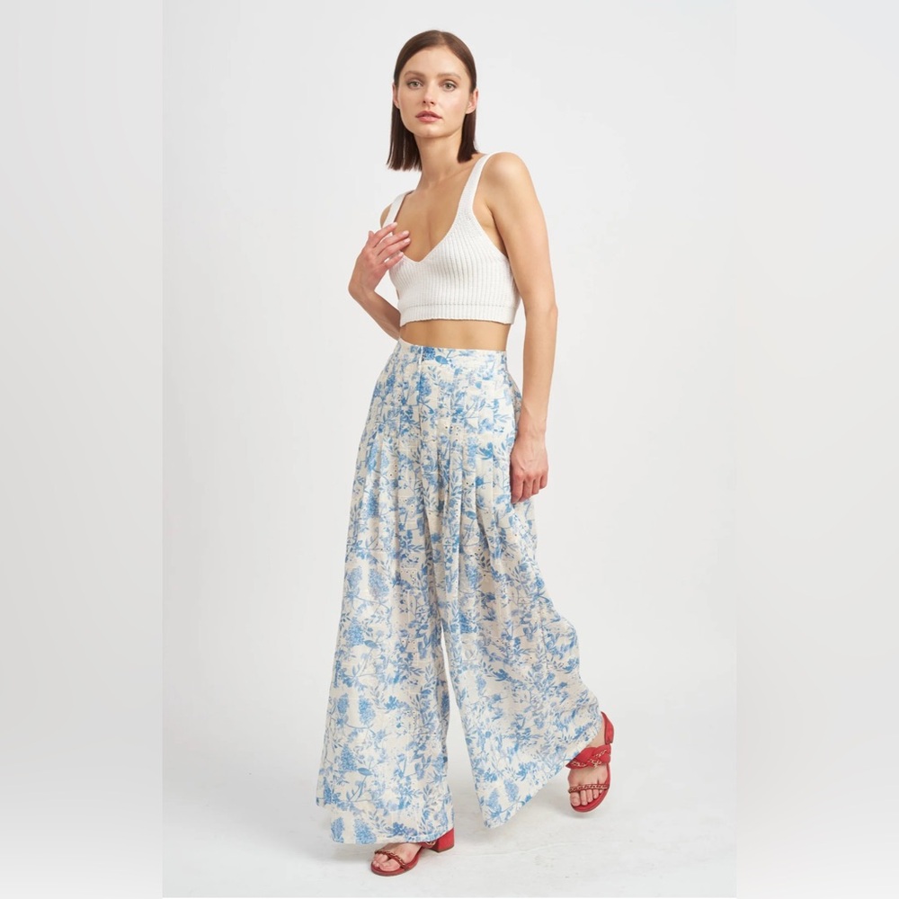En Saison Blue and White Floral Wide Leg Pants, Size XS, New With Tags